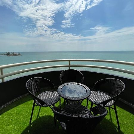 The Arena Tanjung Tuan Port Dickson Appartement Buitenkant foto