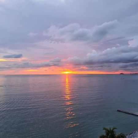 The Arena Tanjung Tuan Port Dickson Appartement Buitenkant foto