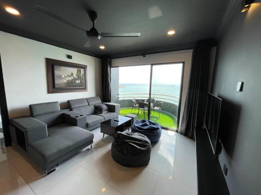 The Arena Tanjung Tuan Port Dickson Appartement Buitenkant foto