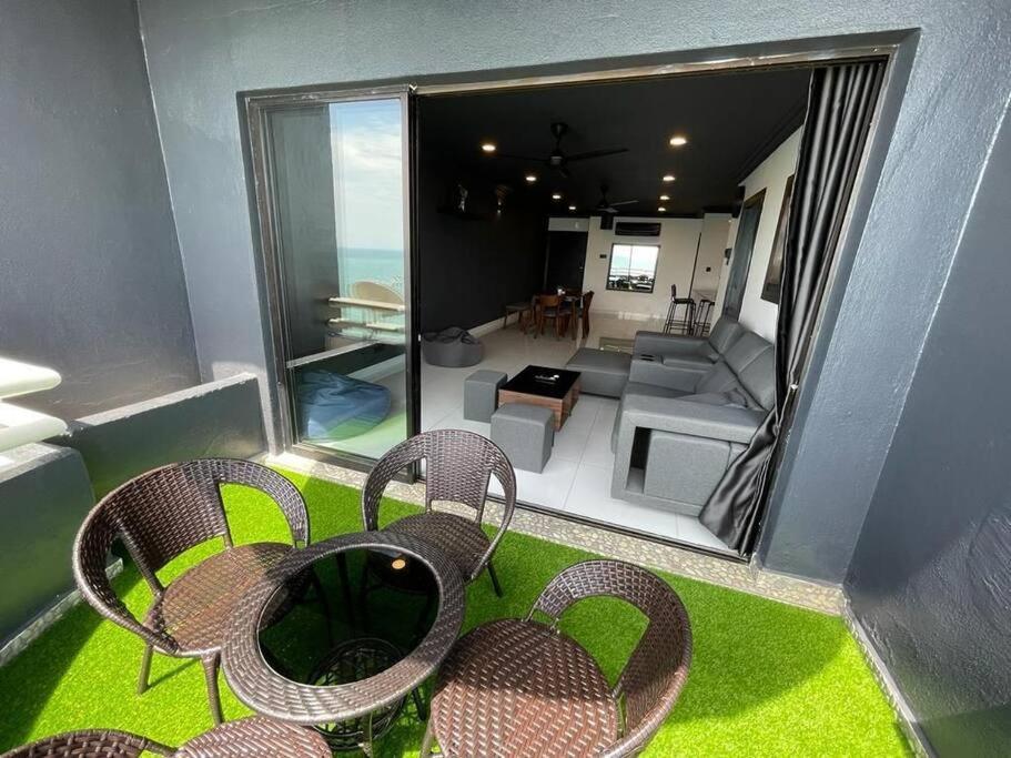The Arena Tanjung Tuan Port Dickson Appartement Buitenkant foto